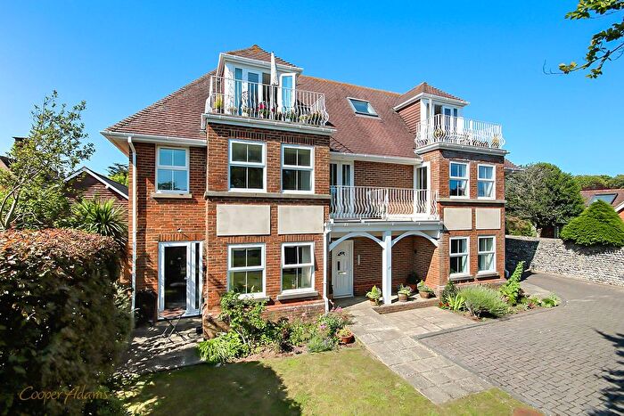 2 Bedroom Flat For Sale In Sea Lane, East Preston, BN16