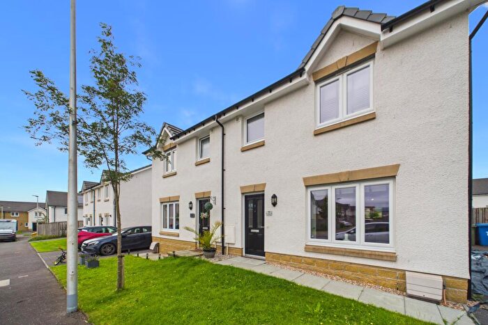 3 Bedroom Semi Detached House To Rent In Broadford Place, PA7