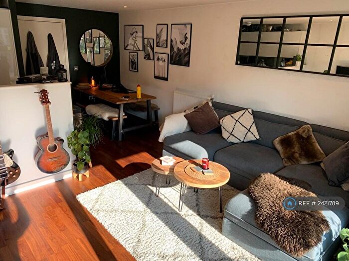 1 Bedroom Flat To Rent In Holly Street, London, E8