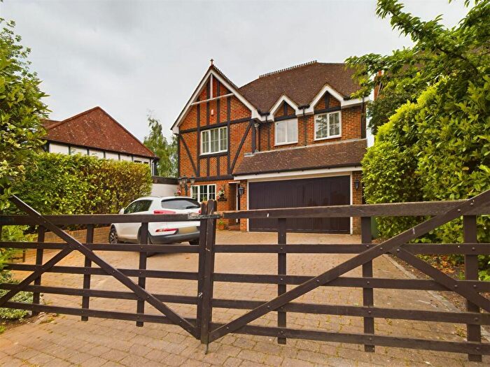 5 Bedroom Detached House To Rent In Sharps Lane, Ruislip, HA4