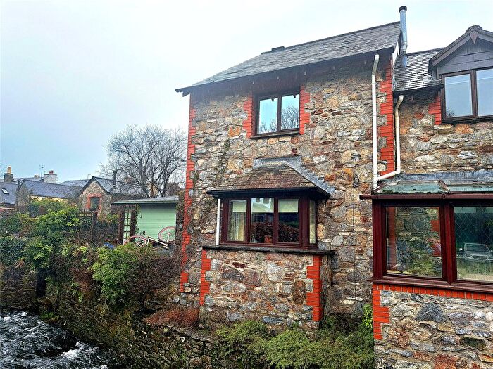 2 Bedroom End Of Terrace House For Sale In Kingcome Court, Fore Street, Buckfastleigh, Devon, TQ11