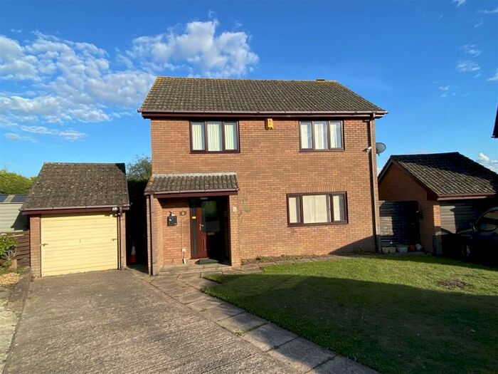 4 Bedroom Detached House To Rent In Castle Gardens, Caldicot, NP26
