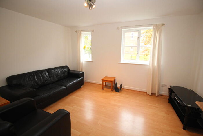 2 Bedroom Flat To Rent In Georgette Drive, Salford, M3