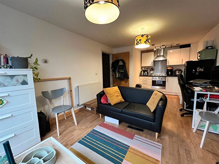 1 Bedroom Flat To Rent In Broughton Lane, New Broughton, Salford, M7