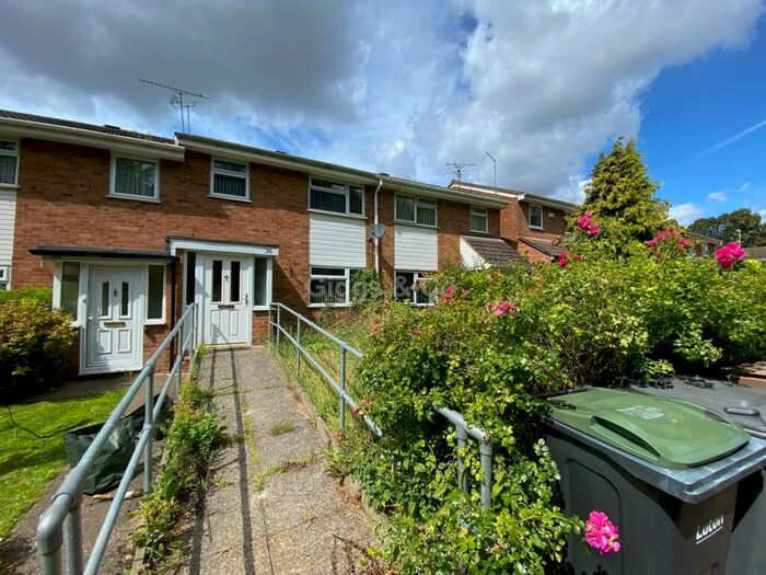 3 Bedroom Terraced House To Rent In Buckingham Drive, Luton, LU2