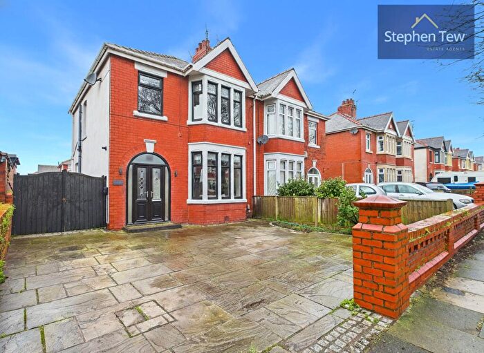 3 Bedroom Semi-Detached House For Sale In Harrington Avenue, Blackpool, FY4