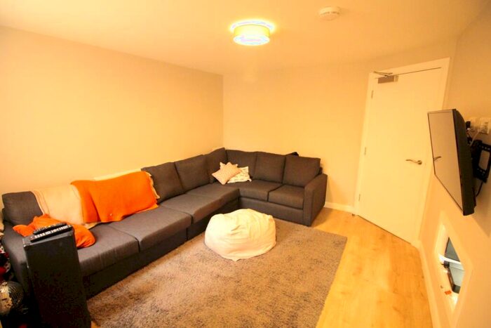 6 Bedroom Terraced House To Rent In Rhymney Street, Cathays, CF24