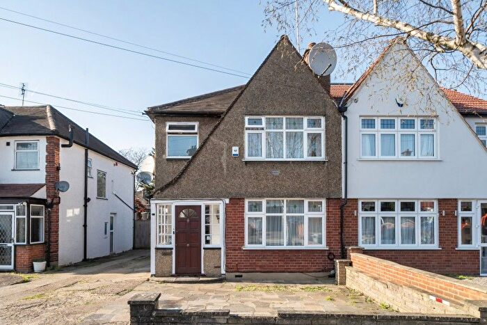 3 Bedroom Semi Detached House For Sale In Derwent Gardens, Wembley, HA9
