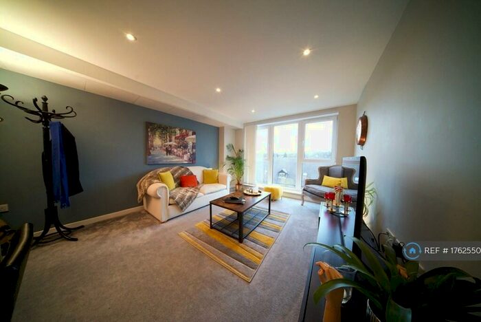 1 Bedroom Flat To Rent In Midland Road, Hemel Hempstead, HP2