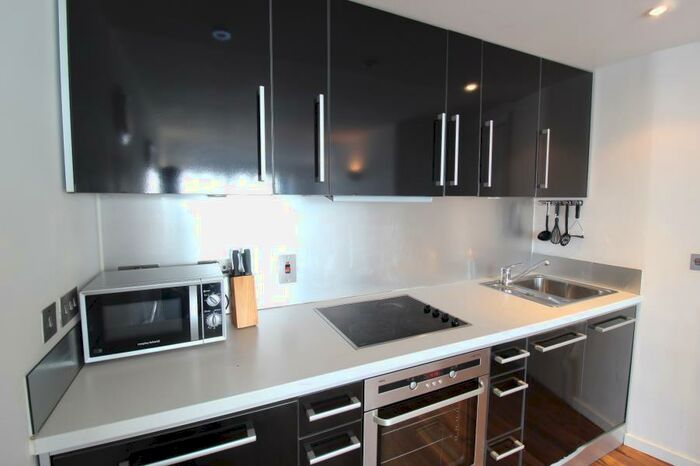 2 Bedroom Apartment To Rent In Whitehall Waterfront, Riverside Way, LS1