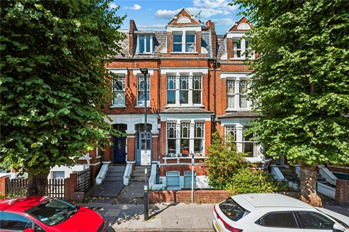 2 Bedroom Terraced House For Sale In Northolme Road, London, N5