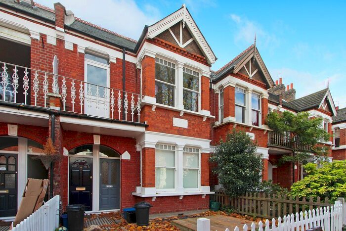 2 Bedroom Flat To Rent In Sidney Road, St Margarets, Twickenham, TW1