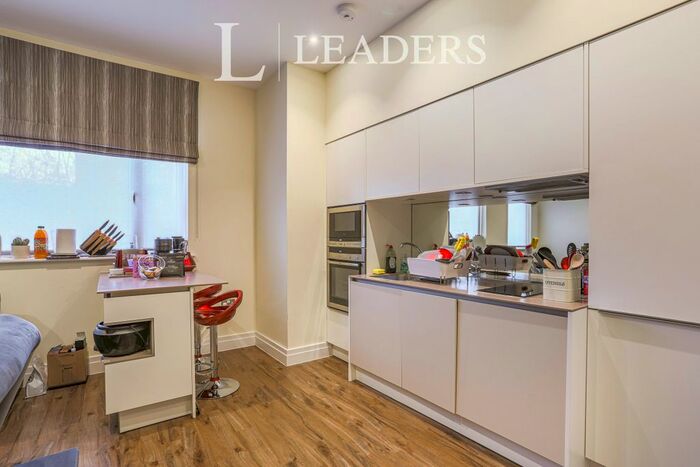 1 Bedroom Flat To Rent In Villiers House, Clarendon Avenue, Leamington Spa, CV32