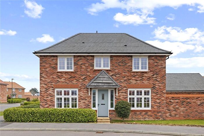 3 Bedroom Detached House For Sale In Fennel Drive, Chichester, PO20