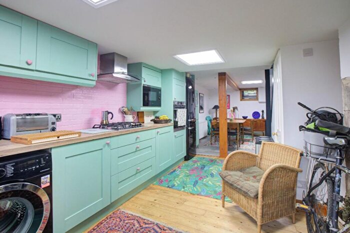 3 Bedroom Terraced House For Sale In Windermere Road, Lancaster, LA1