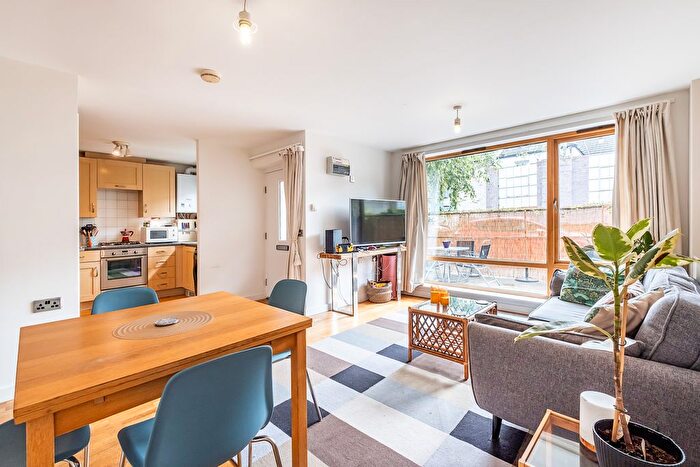 2 Bedroom Terraced House For Sale In Brunel Mews, London, W10
