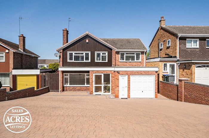 5 Bedroom Detached House For Sale In Dale Close, Great Barr, Birmingham, B43