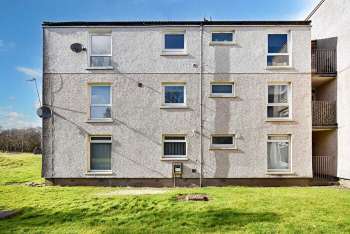 2 Bedroom Flat To Rent In Oak Road, Cumbernauld, G67