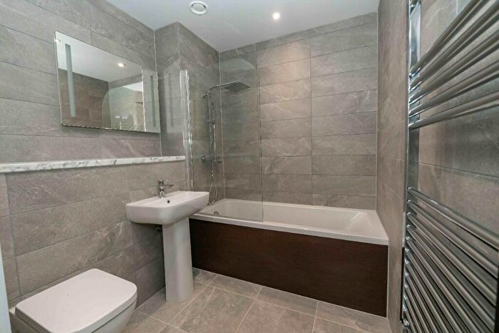 2 Bedroom Apartment To Rent In Parliament Square Crump St, Liverpool, Merseyside, L1