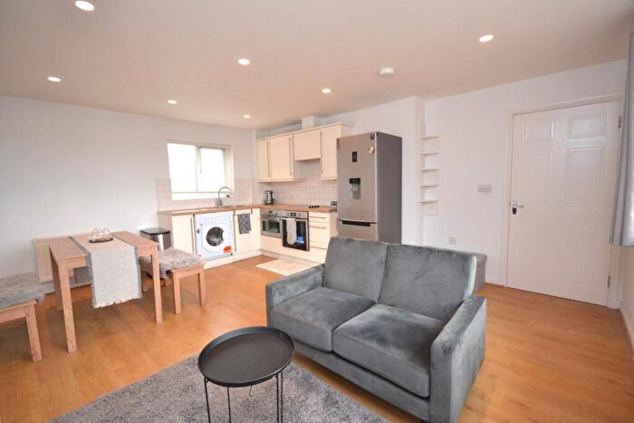 2 Bedroom Apartment To Rent In Capital Point, Temple Place, Reading, RG1