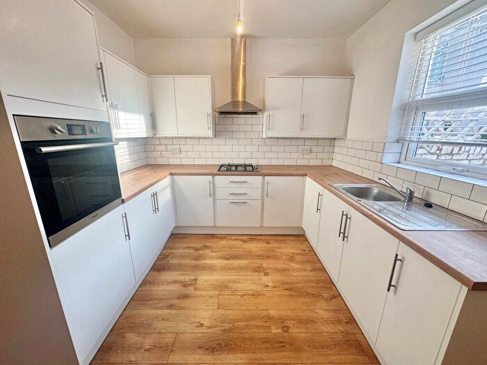 3 Bedroom Terraced House To Rent In Kenyon Road, L15