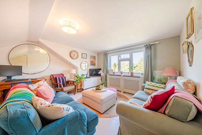 3 Bedroom Flat For Sale In Courtney Road, Colliers Wood, London, SW19