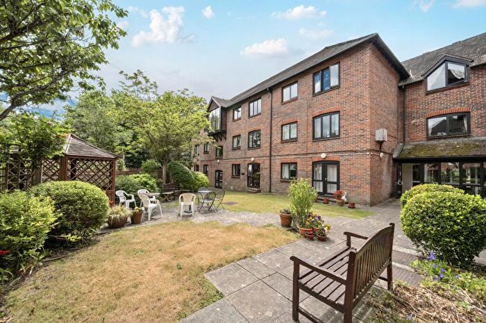 1 Bedroom Flat For Sale In Abbey Street, Farnham, Surrey, GU9