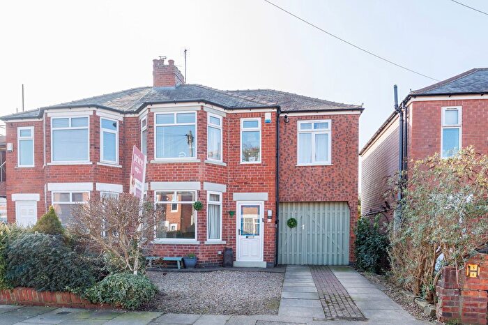 4 Bedroom Semi-Detached House For Sale In Lilac Avenue, York, YO10