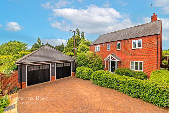5 Bedroom Detached House For Sale In Brook Farm Close, Stoke Hammond, MK17