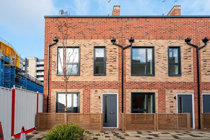 3 Bedroom End Of Terrace House To Rent In Inkwell Avenue, Watford, Hertfordshire, WD18