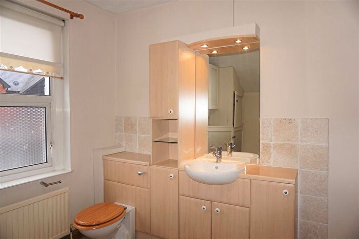 3 Bedroom Terraced House To Rent In Jubilee Road, Basingstoke, RG21