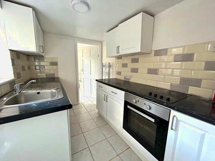 1 Bedroom Flat To Rent In Richard Street, Cardiff, CF24