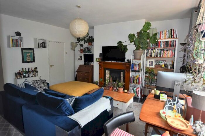 1 Bedroom Flat To Rent In Amhurst Road, London, E8
