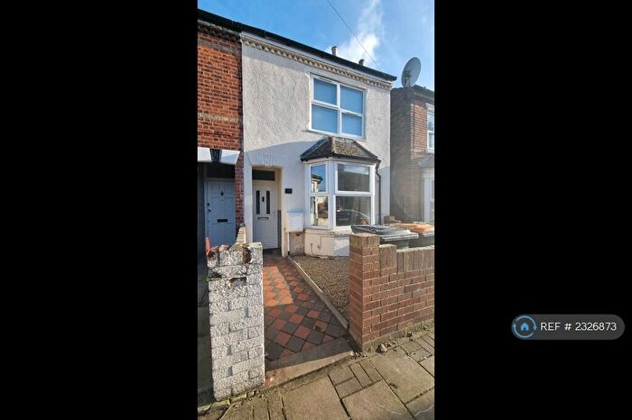 3 Bedroom End Of Terrace House To Rent In Dunville Road, Bedford, MK40