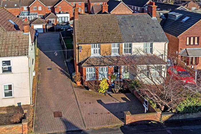 3 Bedroom Semi-Detached House For Sale In Kings Road, Flitwick, Bedford, MK45