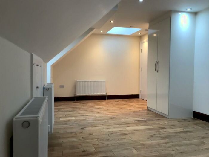 1 Bedroom Flat To Rent In High Road, East Finchley, London, N2