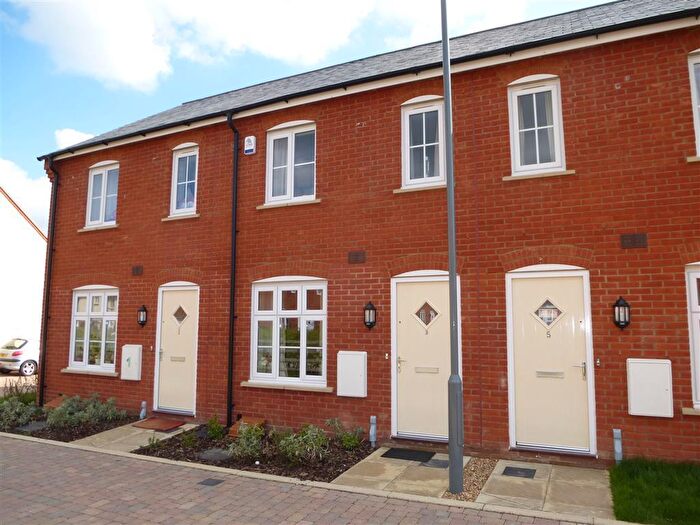 2 Bedroom House To Rent In Cranley Crescent, Aylesbury, HP19