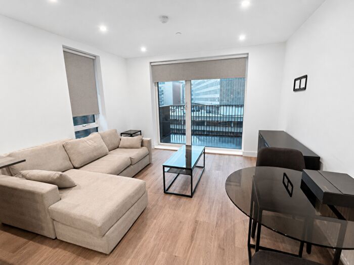 2 Bedroom Flat To Rent In Snow Hill Wharf, Shadwell Street, Birmingham, B4