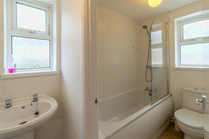 3 Bedroom Property To Rent In South Milton Street, Cattedown, Plymouth, PL4