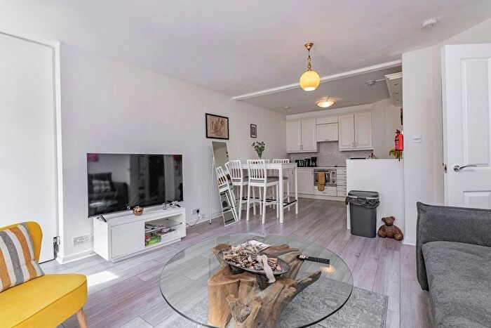 1 Bedroom Flat To Rent In Edinburgh Old Town, EH1