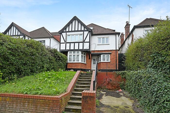 5 Bedroom Flat To Rent In Finchley Road, London, NW11