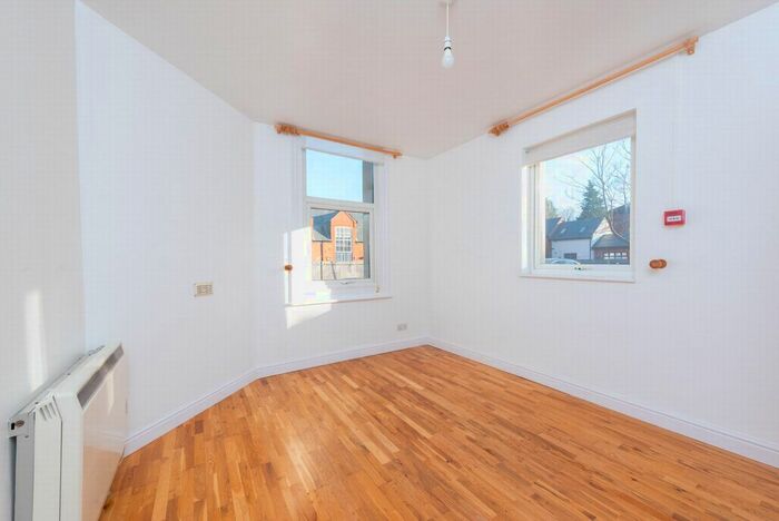 1 Bedroom Flat For Sale In Alexandra Road, Farnborough, GU14