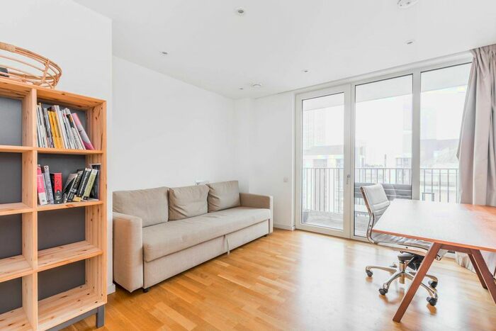 1 Bedroom Flat To Rent In Logan Close, Stratford, London E20