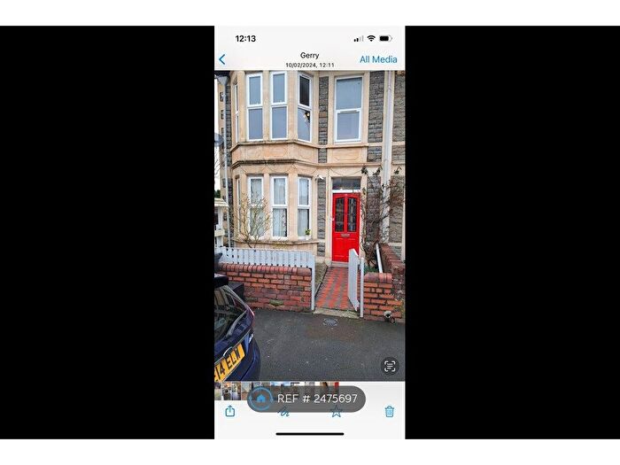 3 Bedroom End Of Terrace House To Rent In College Avenue, Bristol, BS16