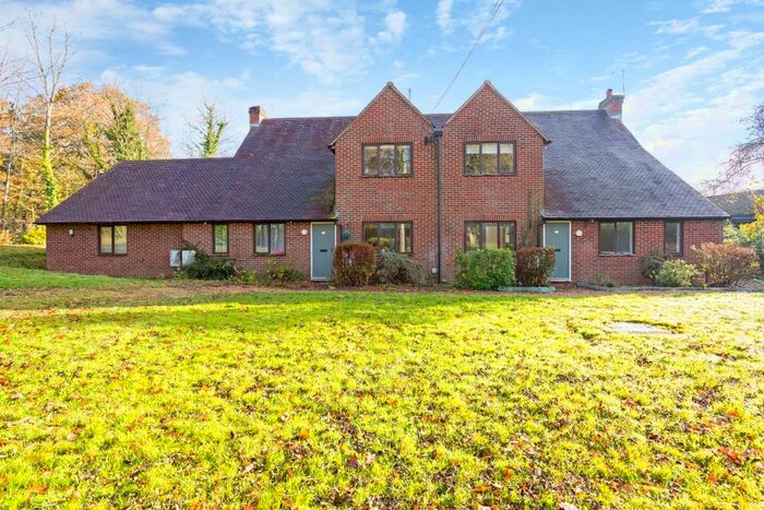 3 Bedroom Flat To Rent In Ends Place, Byfleets Lane, Warnham, Horsham RH12