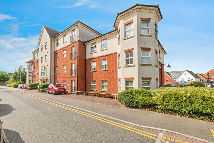 2 Bedroom Flat For Sale In Olsen Rise, Lincoln, LN2