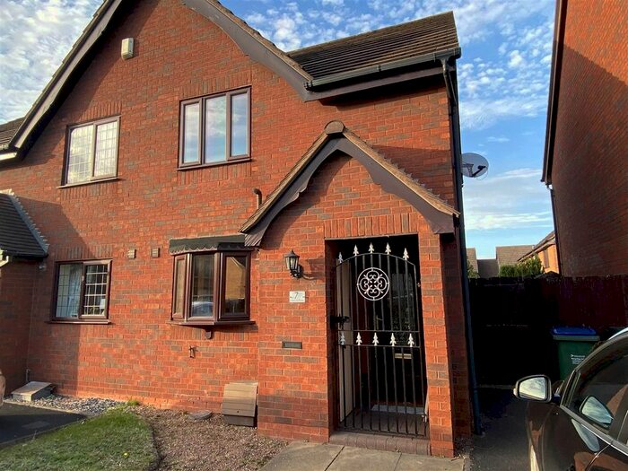 2 Bedroom Property To Rent In Patricia Drive, Tipton, DY4