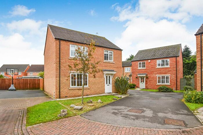 3 Bedroom Detached House For Sale In Chatsworth Close, Laceby, DN37
