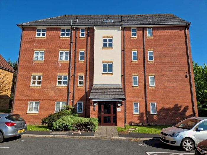 2 Bedroom Flat To Rent In Lentworth Court, Aigburth, Liverpool, L17