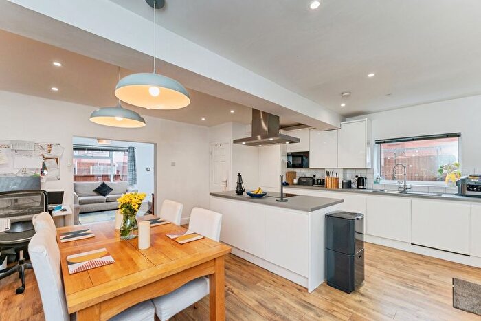 3 Bedroom End Terrace House For Sale In Neville Drive, Chester, Cheshire, CH3